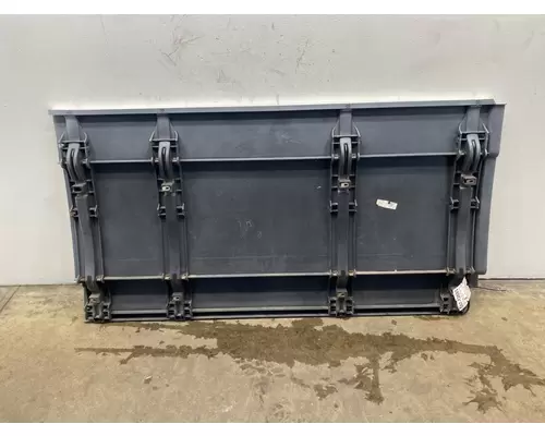 FREIGHTLINER Cascadia 126 Side Fairing