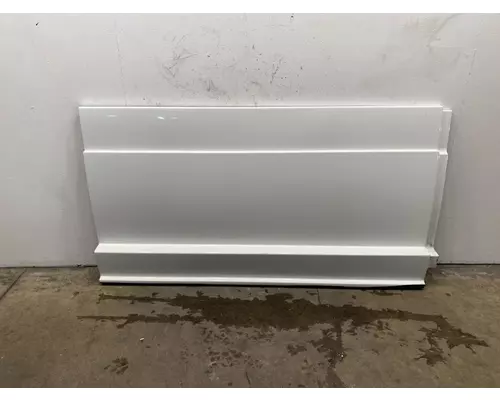 FREIGHTLINER Cascadia 126 Side Fairing