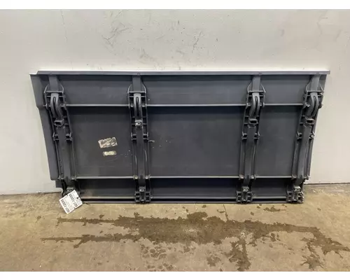 FREIGHTLINER Cascadia 126 Side Fairing