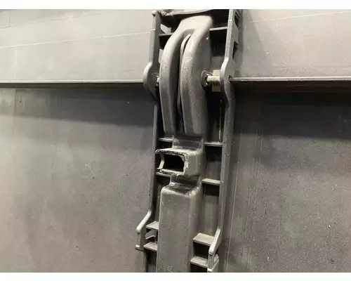 FREIGHTLINER Cascadia 126 Side Fairing