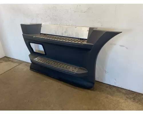 FREIGHTLINER Cascadia 126 Side Fairing