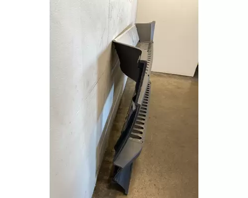 FREIGHTLINER Cascadia 126 Side Fairing