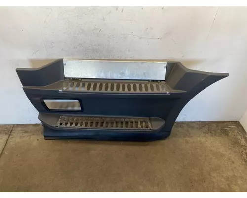FREIGHTLINER Cascadia 126 Side Fairing