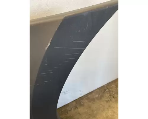 FREIGHTLINER Cascadia 126 Side Fairing