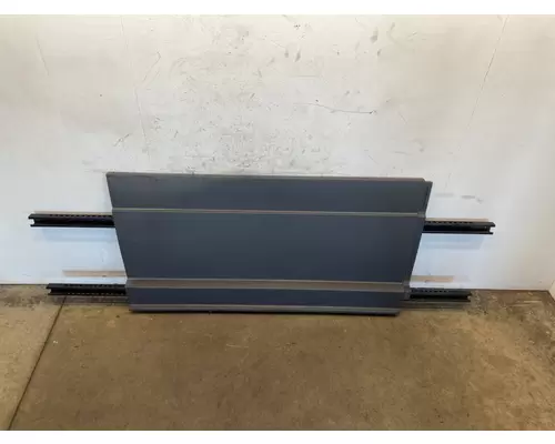 FREIGHTLINER Cascadia 126 Side Fairing