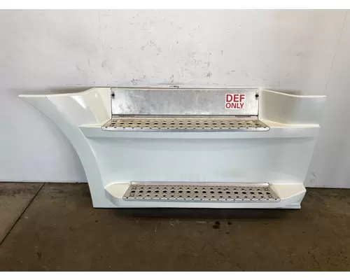 FREIGHTLINER Cascadia 126 Side Fairing