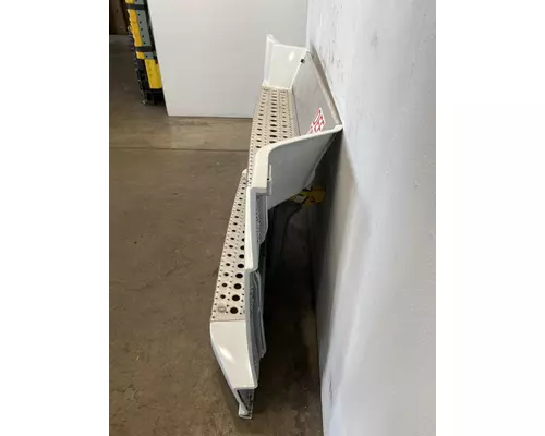FREIGHTLINER Cascadia 126 Side Fairing