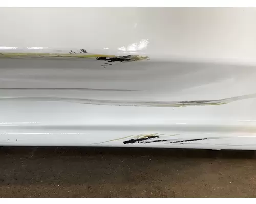 FREIGHTLINER Cascadia 126 Side Fairing