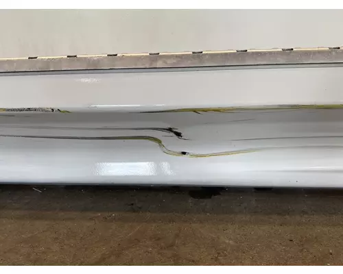 FREIGHTLINER Cascadia 126 Side Fairing