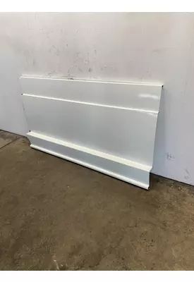 FREIGHTLINER Cascadia 126 Side Fairing