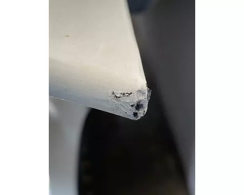 FREIGHTLINER Cascadia 126 Side Fairing