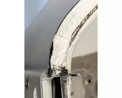 FREIGHTLINER Cascadia 126 Side Fairing