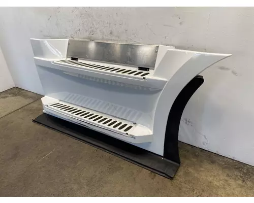 FREIGHTLINER Cascadia 126 Side Fairing