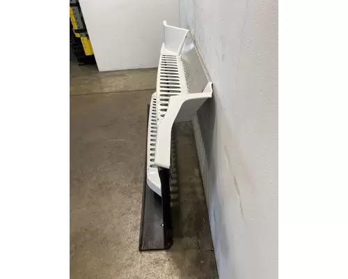 FREIGHTLINER Cascadia 126 Side Fairing