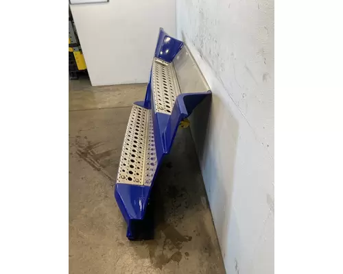 FREIGHTLINER Cascadia 126 Side Fairing