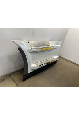 FREIGHTLINER Cascadia 126 Side Fairing