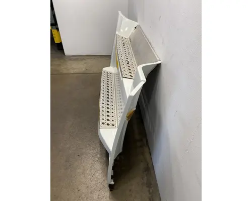 FREIGHTLINER Cascadia 126 Side Fairing