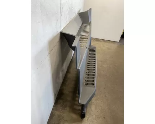 FREIGHTLINER Cascadia 126 Side Fairing