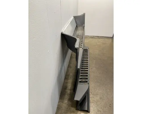 FREIGHTLINER Cascadia 126 Side Fairing