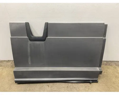 FREIGHTLINER Cascadia 126 Side Fairing