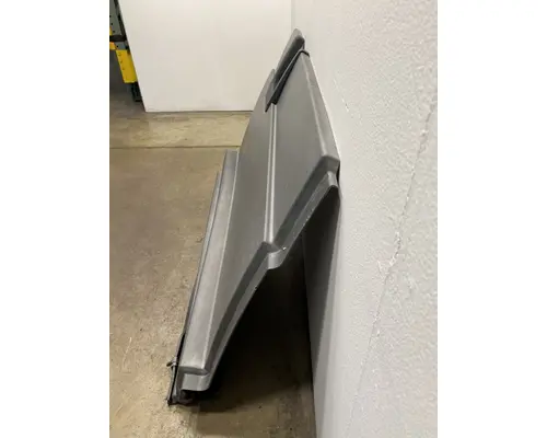 FREIGHTLINER Cascadia 126 Side Fairing