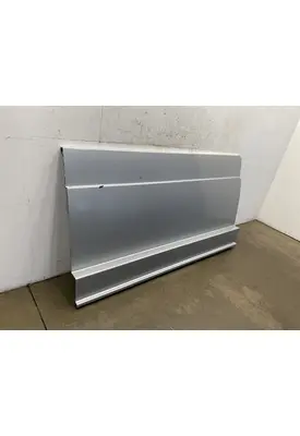 FREIGHTLINER Cascadia 126 Side Fairing