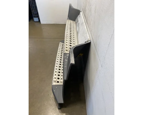 FREIGHTLINER Cascadia 126 Side Fairing