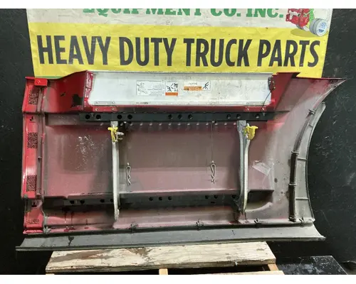 FREIGHTLINER Cascadia 126 Side Fairing