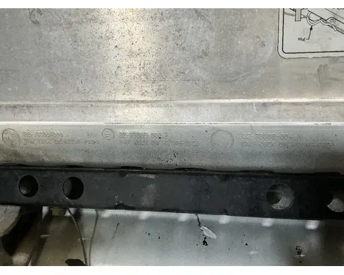 FREIGHTLINER Cascadia 126 Side Fairing