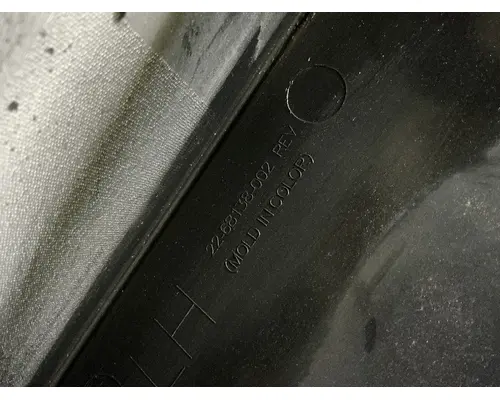 FREIGHTLINER Cascadia 126 Side Fairing