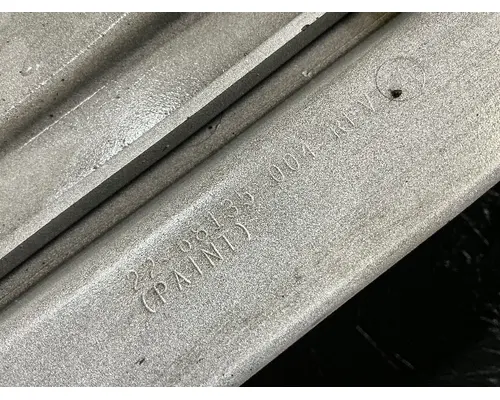 FREIGHTLINER Cascadia 126 Side Fairing