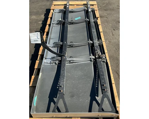 FREIGHTLINER Cascadia 126 Side Fairing
