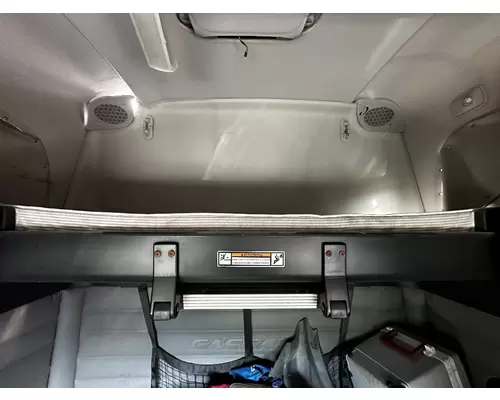 FREIGHTLINER Cascadia 126 Sleeper Bunks