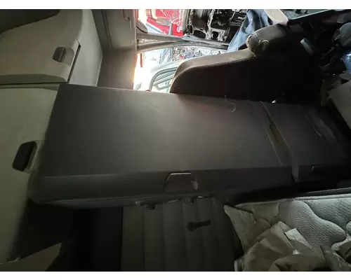 FREIGHTLINER Cascadia 126 Sleeper Cabinet, Drivers Side