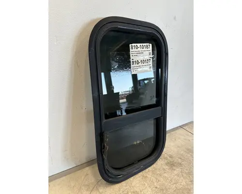 FREIGHTLINER Cascadia 126 Sleeper