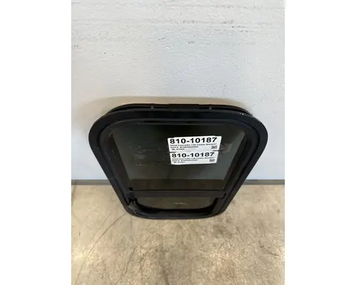 FREIGHTLINER Cascadia 126 Sleeper