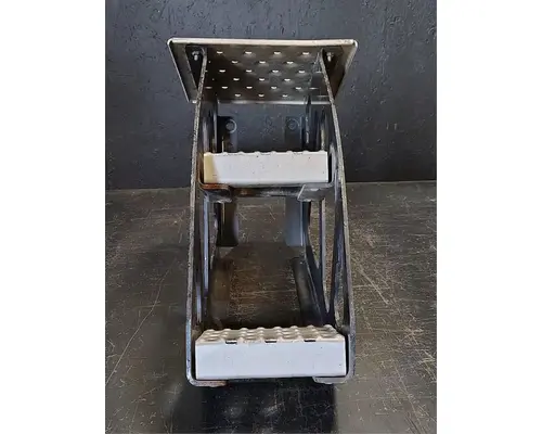 FREIGHTLINER Cascadia 126 Strut