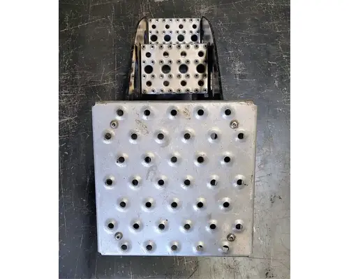 FREIGHTLINER Cascadia 126 Strut