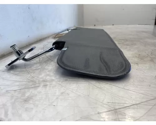 FREIGHTLINER Cascadia 126 Sun Visor (External)