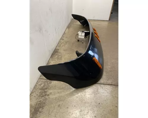 FREIGHTLINER Cascadia 126 Sun Visor (External)