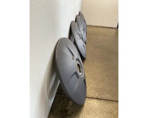 FREIGHTLINER Cascadia 126 Wheel Cover