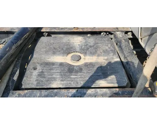 FREIGHTLINER Cascadia 132 Battery Boxes