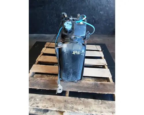 FREIGHTLINER Cascadia 132 DEF Tank