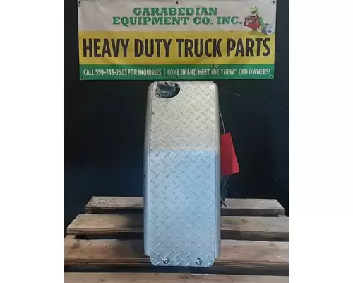 FREIGHTLINER Cascadia 132 DEF Tank