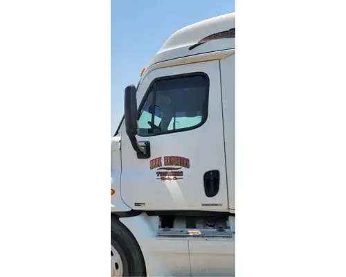 FREIGHTLINER Cascadia 132 Door Assembly, Front