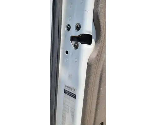 FREIGHTLINER Cascadia 132 Door Assembly, Front