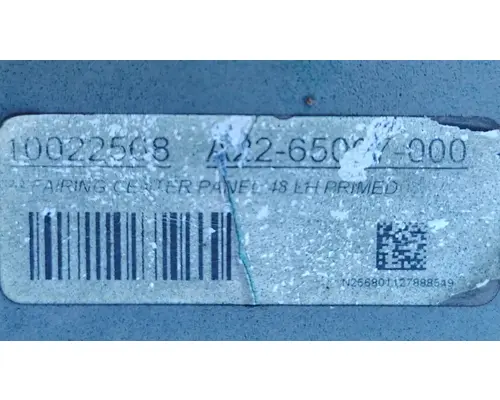 FREIGHTLINER Cascadia 132 Side Fairing