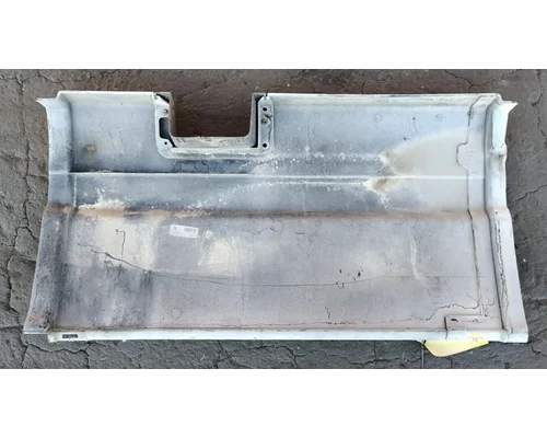 FREIGHTLINER Cascadia 132 Side Fairing