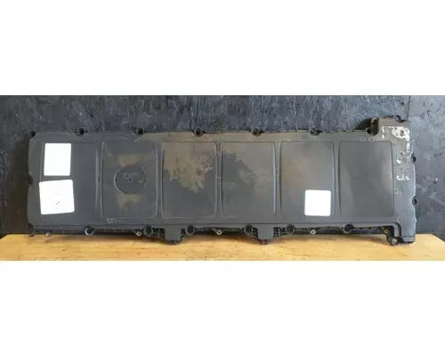 FREIGHTLINER Cascadia 132 Valve Cover