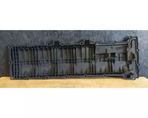 FREIGHTLINER Cascadia 132 Valve Cover
